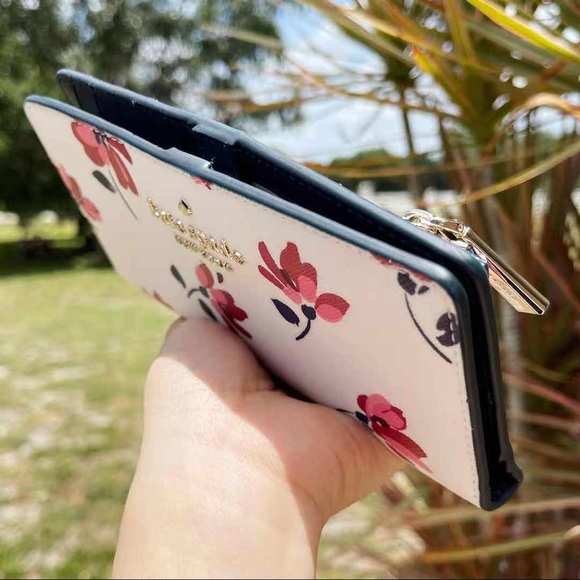 NWT Kate Spade ♠️ Floral Bifold Wallet💕Gaby’sBags - Picture 4 of 7